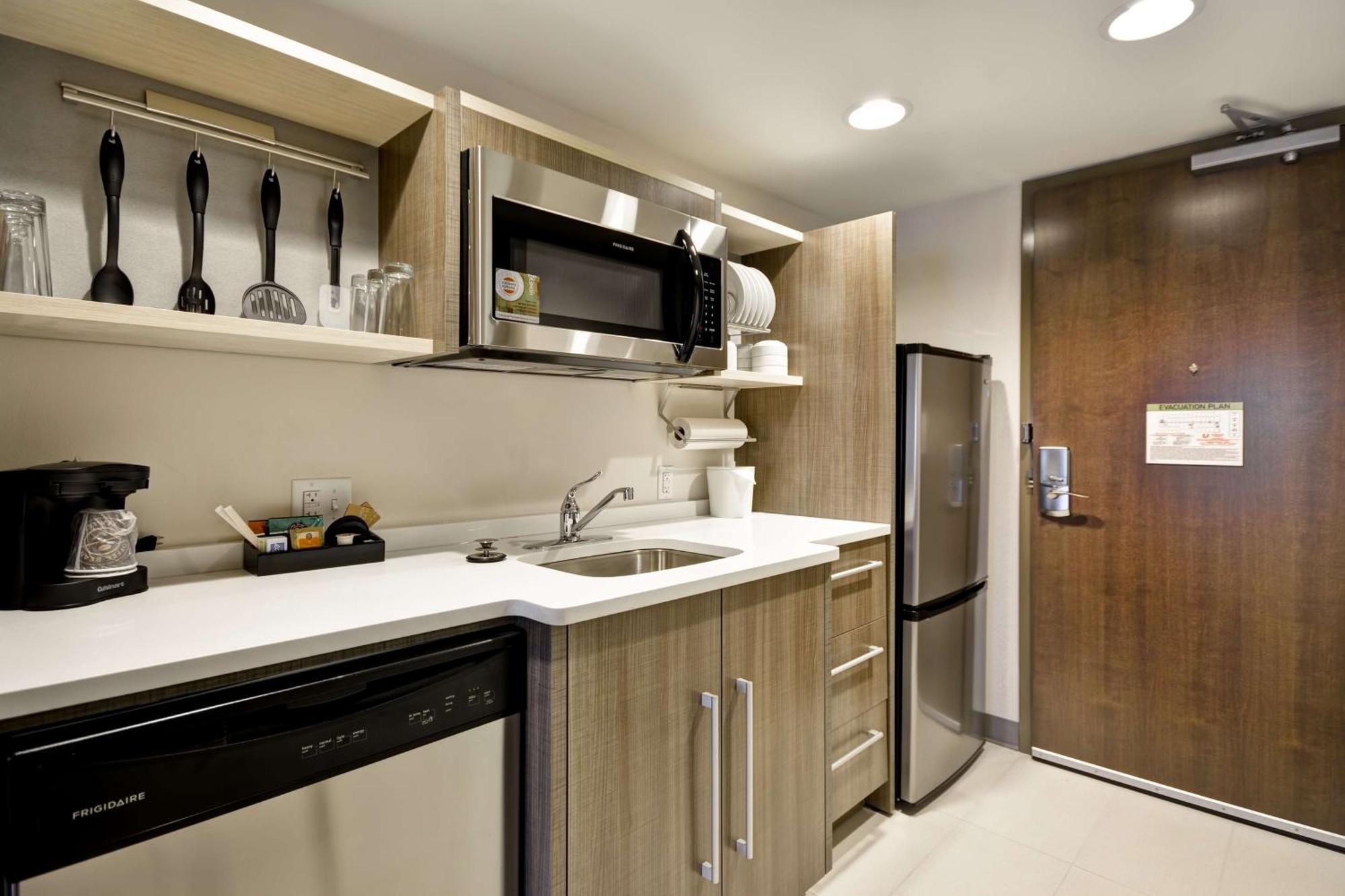 Hotel Home2 By Hilton Kansas Ku Medical Center 3*